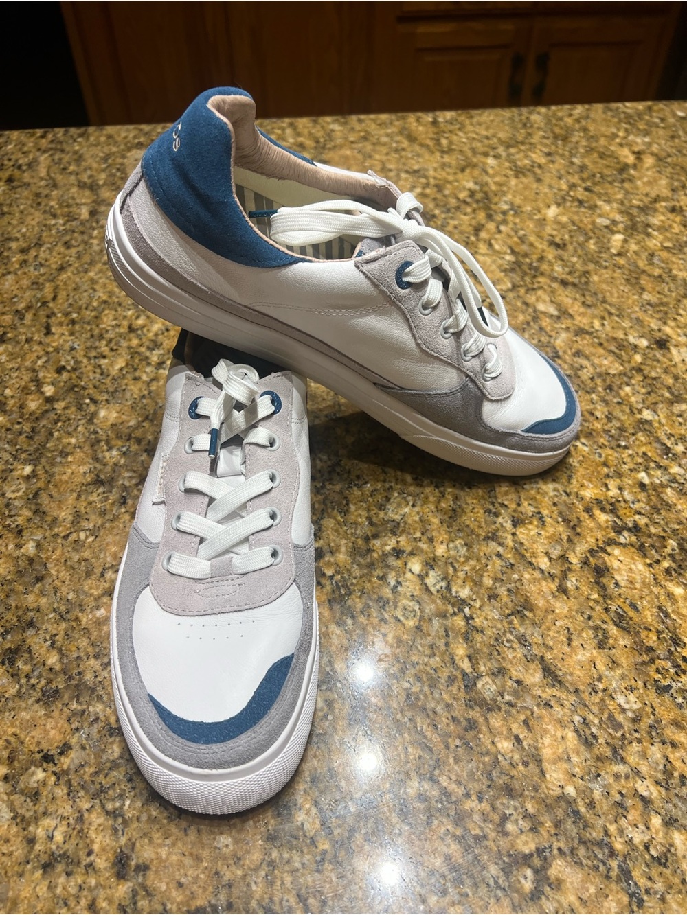 Taos Footwear Women's White and Blue Leather & Suede Sneakers
